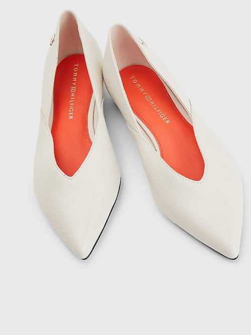 Tommy Hilfiger Bőr Pointed Balerina Cipő Női Bézs | TH704DSE