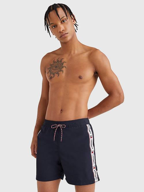 Tommy Hilfiger Logo Tape Slim Fit Mid Length Shorts Fürdőruha Férfi Kék | TH238MQR