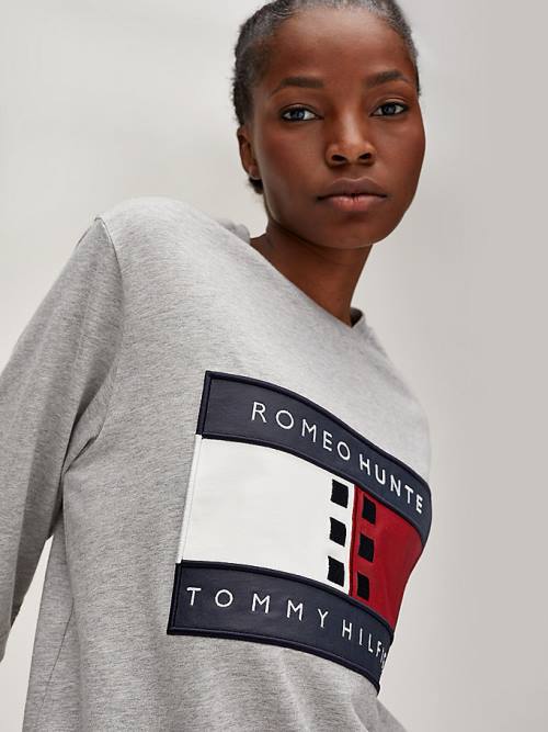 Tommy Hilfiger TOMMYXROMEO Dual-Gender Póló Női Szürke | TH691OKD